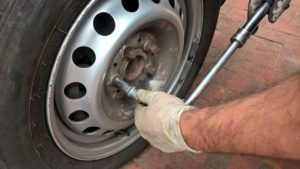 How to Change a Flat Tire?